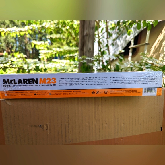 Tamiya McLaren M23 1976 1:20 grand prix collection model kit - Picture 4 of 4